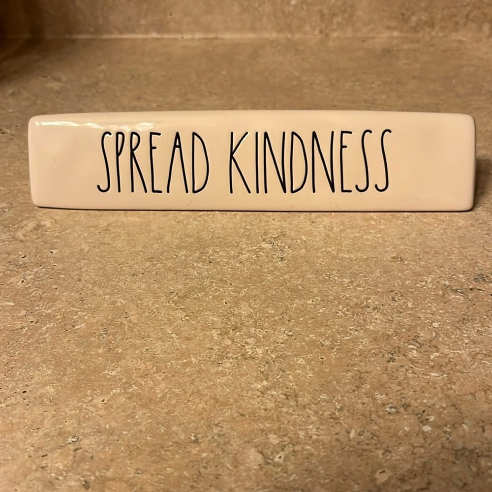 Rae Dunn Decor “SPREAD KINDNESS”